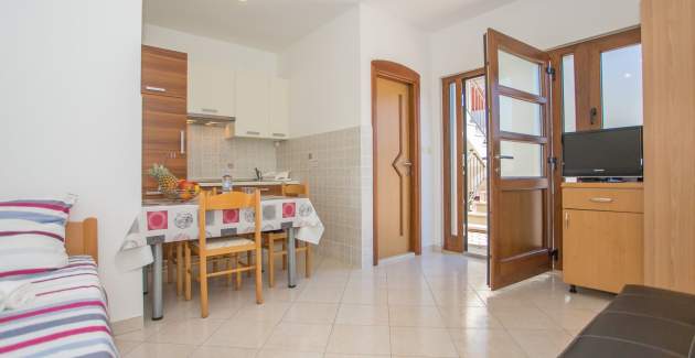 Studio Apartman Punta VI u Prizemlju