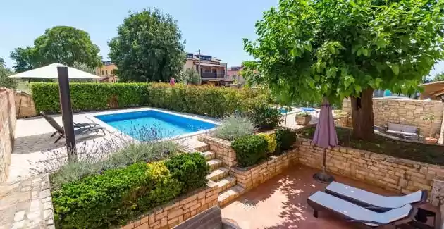 Casa di pietra Ghedda con piscina privata e giardino