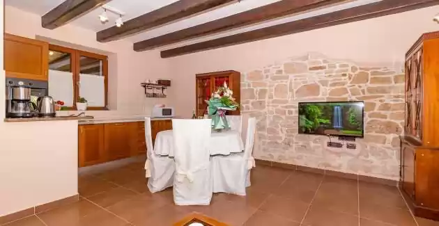 Casa di pietra Ghedda con piscina privata e giardino