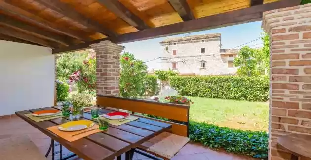 Casa di pietra Ghedda con piscina privata e giardino