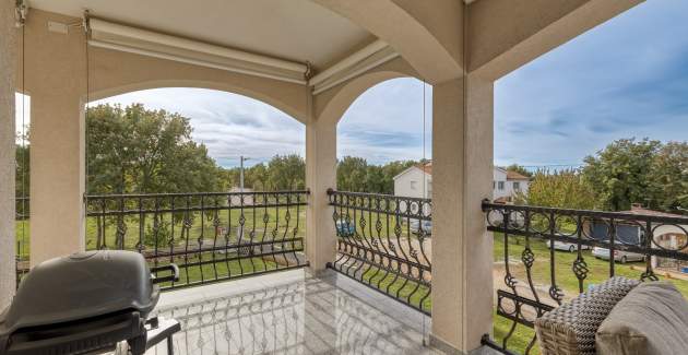 Apartment Blue with Balcony A1