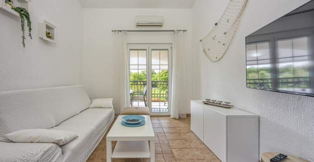 Two-Bedroom Apartment Covic Red