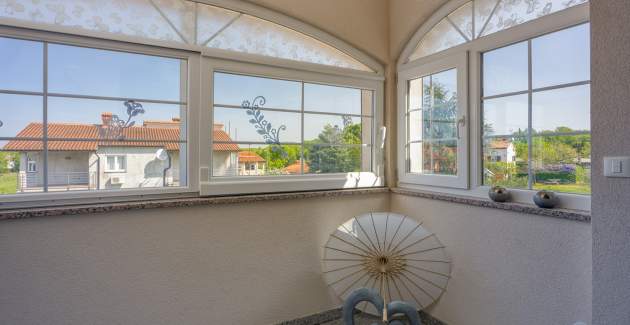 Two-Bedroom Apartment Covic Red