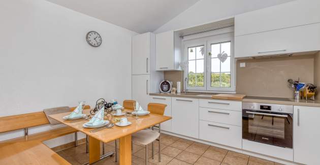 Two-Bedroom Apartment Covic Red