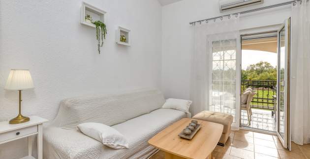 Two-Bedroom Apartment Covic Red