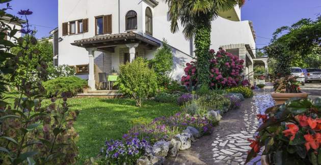 Appartamento rustico con 2 camere da letto Banko DianaDiana