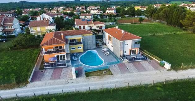 One-Bedroom Apartment Residence Elody VIII with Shared Pool