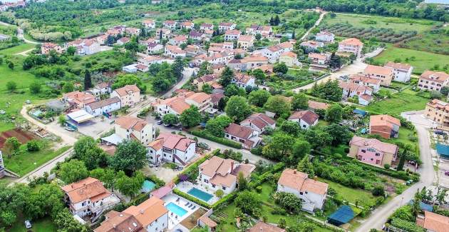 Jednosobni apartman Leko V sa zajedničkim bazenom i vrtom