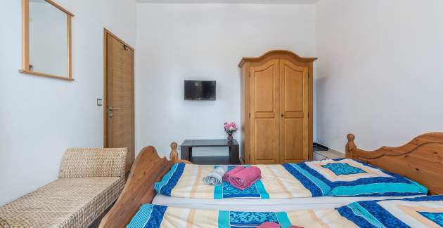 Jednosobni apartman Leko V sa zajedničkim bazenom i vrtom
