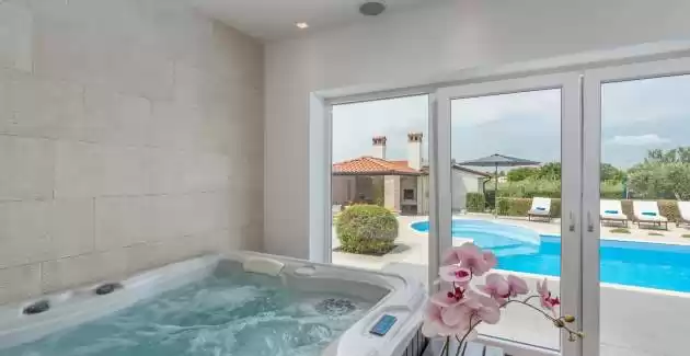 Luksuzna Villa Lavanda s bazenom i saunom