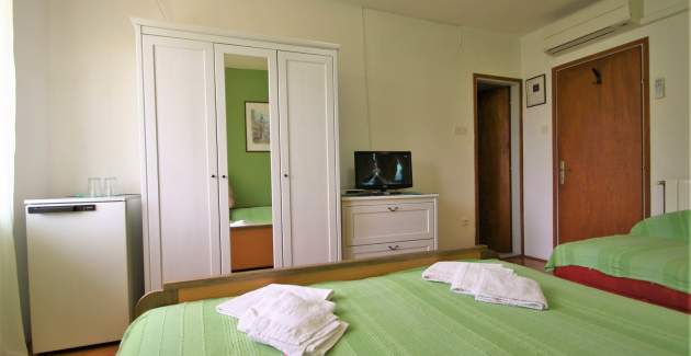 Triple Room Sauko - Maslina with Balcony 