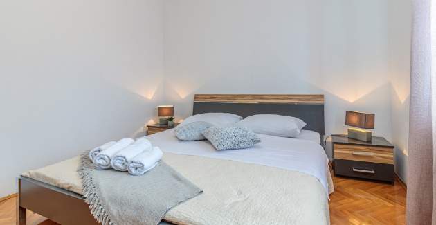 Ferienwohnung Terlevic mit 4 Schlafzimmer und Terrasse