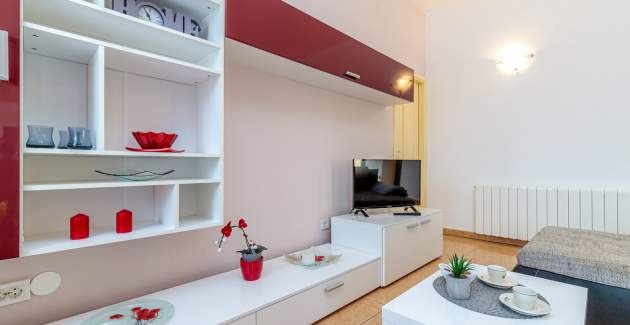 Four-Bedroom Apartment Terlevic with Terrace