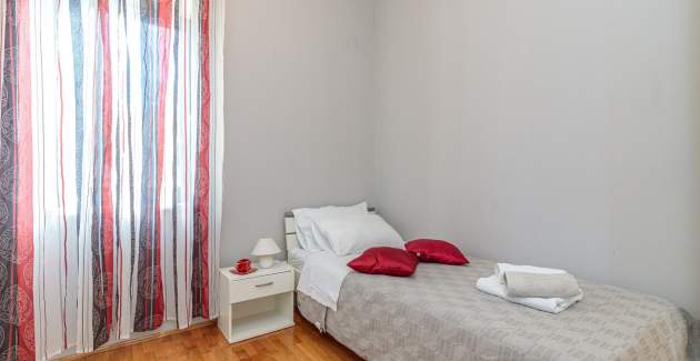 Ferienwohnung Terlevic mit 4 Schlafzimmer und Terrasse