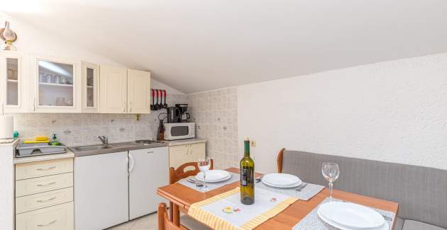 Ferienwohnung Slavko Cancini mit 2 Schlafzimmern und Balkon