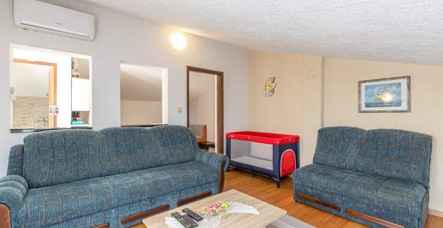 Ferienwohnung Slavko Cancini mit 2 Schlafzimmern und Balkon