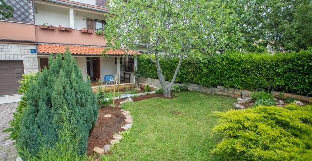 Apartment Staver II with Terrace and Garden View, Porec