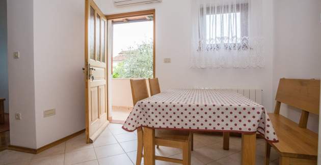Apartment Staver II with Terrace and Garden View, Porec