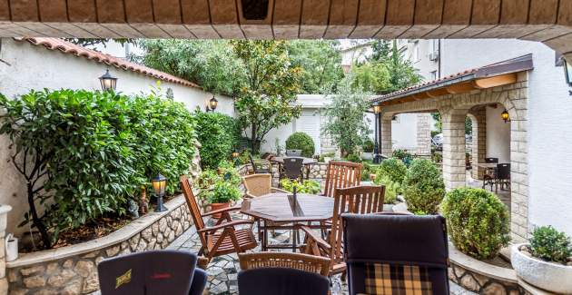 Apartman Stefi II u Prizemlju - 300 m od Mora
