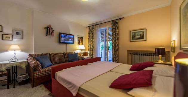 Apartman Stefi II u Prizemlju - 300 m od Mora