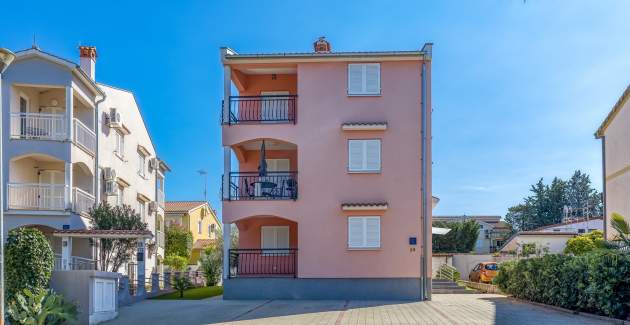 Ferienwohnung Kardumovic II Braun mit Gartenblick