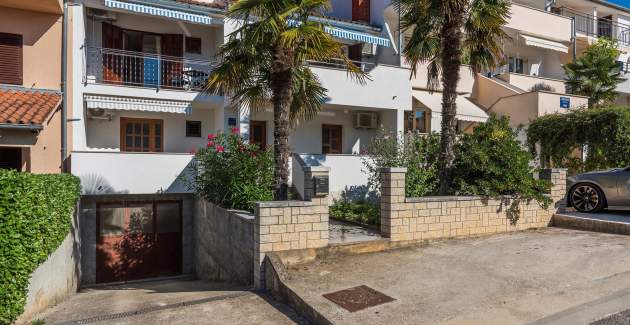 Apartment Vitas Funtana III with Sea View