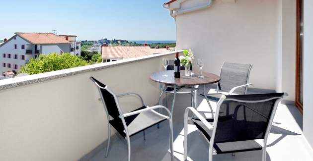 Apartment Beakovic lll  with Balcony