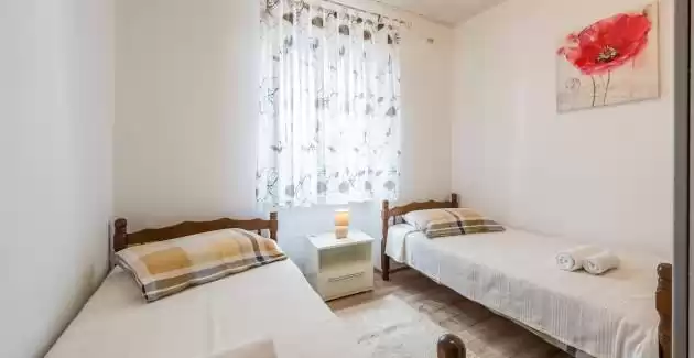 Holiday House Matesini