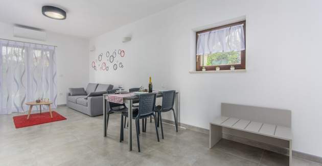 Moderne Ferienwohnung Monika I mit Terrasse