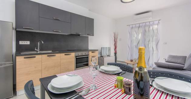  Apartman Monika I sa terasom