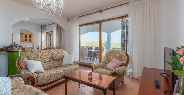 Appartamento Katalin I con Tre Camere da Letto vicino a Porec