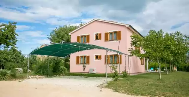 Piacevole Villa Valmonida con piscina, sauna, palestra e barbecue