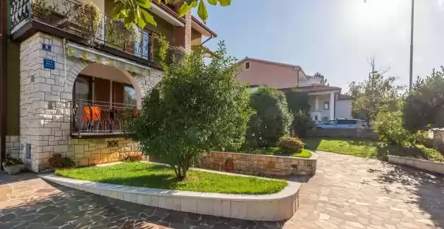 Apartments Silvana / Kristina II with Balcony in Spadici