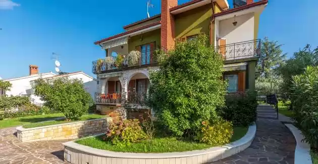 Apartments Silvana / Kristina II with Balcony in Spadici