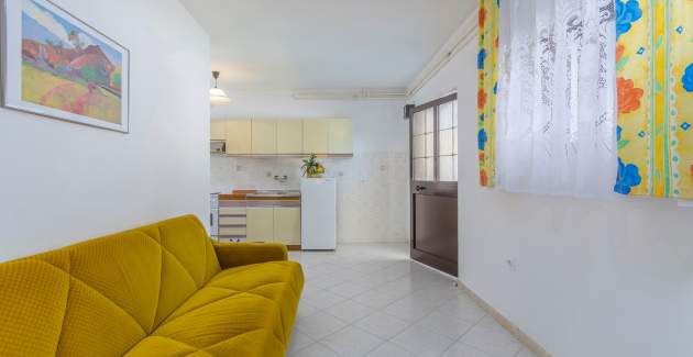 Simply furnished one bedroom apartment Oriana near Poreč