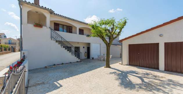 Simply furnished one bedroom apartment Oriana near Poreč