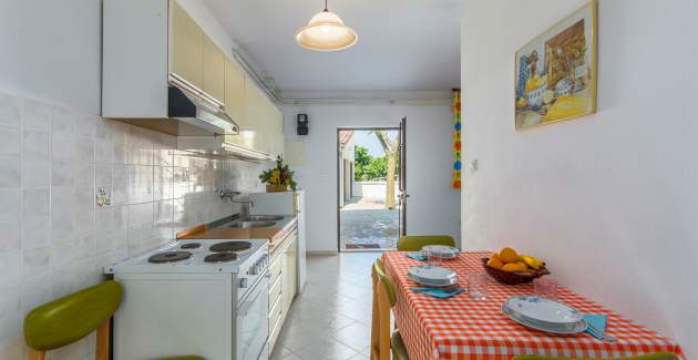 Simply furnished one bedroom apartment Oriana near Poreč