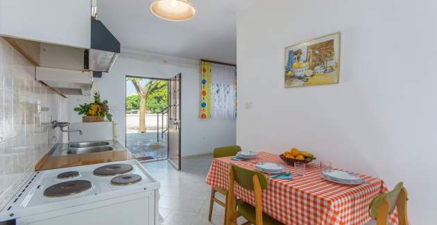 Simply furnished one bedroom apartment Oriana near Poreč