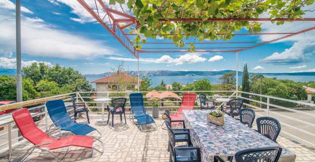 Apartment Suzy mit Balkon, Meerblick und Gemeinschaftspool in Novi Vinodolski