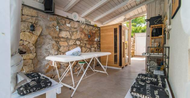 Apartment Suzy mit Balkon, Meerblick und Gemeinschaftspool in Novi Vinodolski