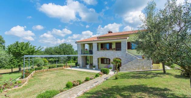 Apartment Rajko I with Garden View