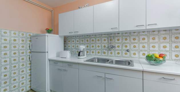 Apartment Rajko I with Garden View