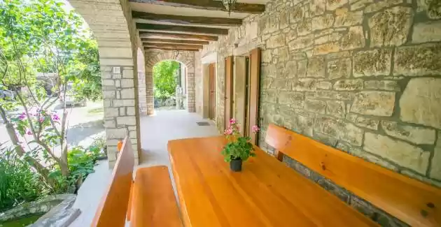 Casa per le Vacanze in Pietra Mendula con Grande Terrazza