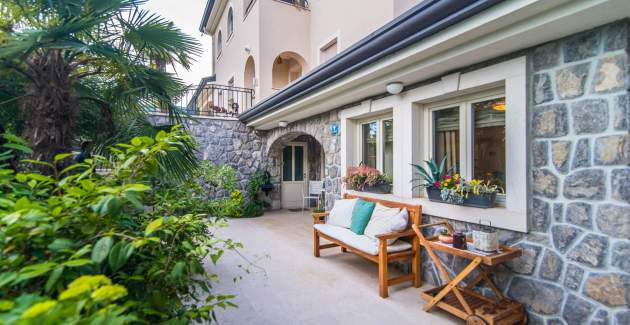 Studio Apartment in Villa Arta with Pool - Lovran 