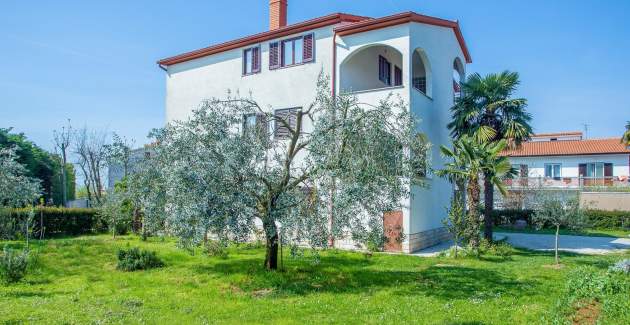 Einfach eingerichtetes Apartment Spada Mirjana III mit Terrasse