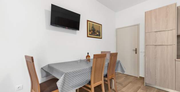 Three-Bedroom Apartment Mirjana III with Terrace