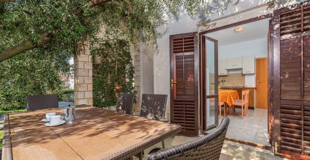 Simply furnished Apartment Mirjana III with Terrace