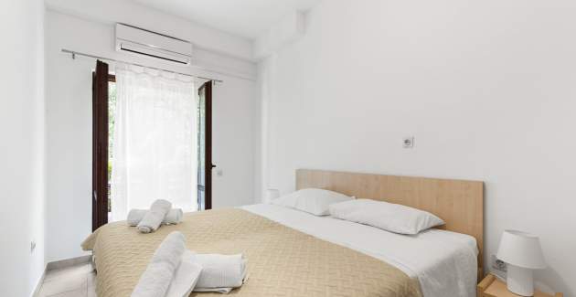 Einfach eingerichtetes Apartment Spada Mirjana III mit Terrasse