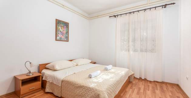 Simply furnished Apartment Mirjana III with Terrace