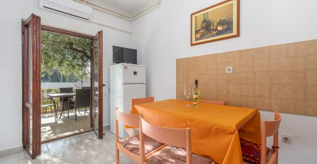 Arredato in modo semplice Appartamento Mirjana III con Terrazza